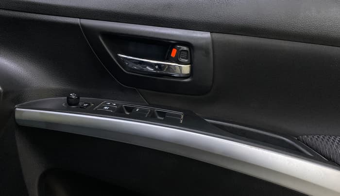 2022 Maruti S Cross ZETA 1.5, Petrol, Manual, 60,692 km, Driver Side Door Panels Control