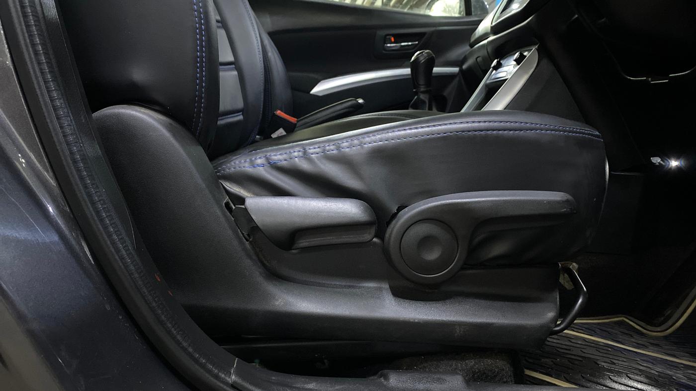 2022 Maruti S Cross ZETA 1.5, Petrol, Manual, 60,692 km, Driver Side Adjustment Panel