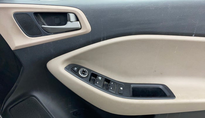 2017 Hyundai Elite i20 SPORTZ 1.2, Petrol, Manual, 97,015 km, Driver Side Door Panels Control