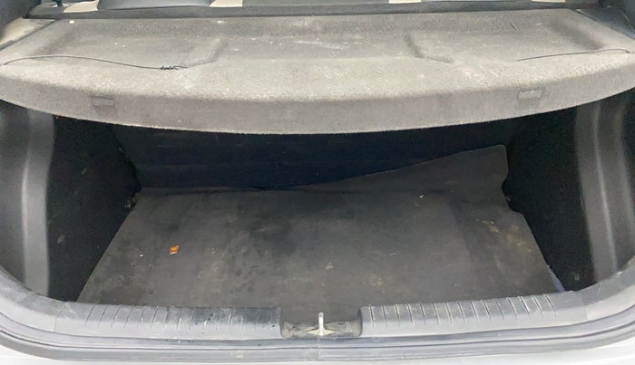 2017 Hyundai Elite i20 SPORTZ 1.2, Petrol, Manual, 97,015 km, Boot Inside