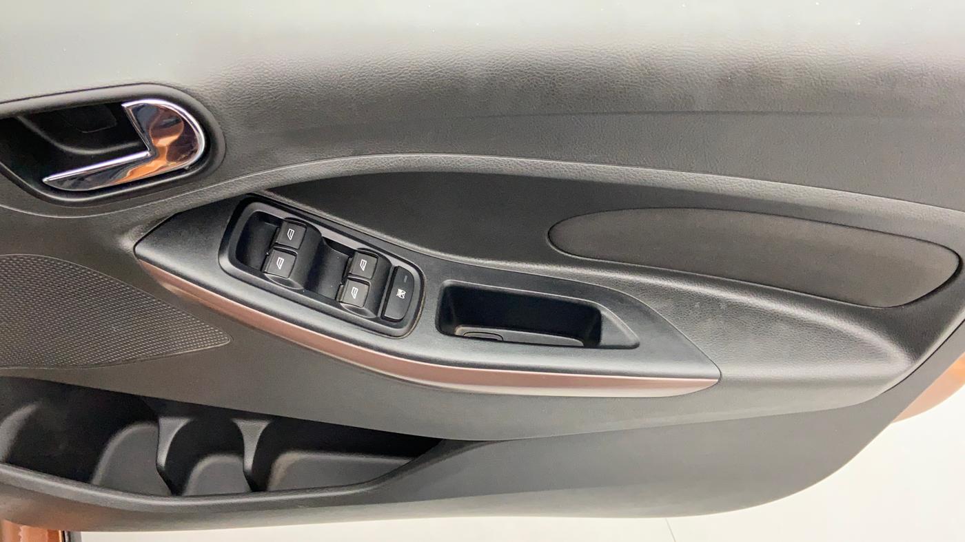 2018 Ford FREESTYLE TITANIUM 1.5 TDCI, Diesel, Manual, 35,079 km, Driver Side Door Panels Control