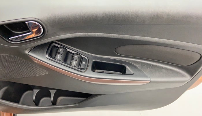 2018 Ford FREESTYLE TITANIUM 1.5 TDCI, Diesel, Manual, 35,079 km, Driver Side Door Panels Control