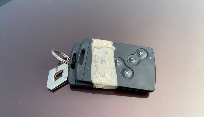 2018 Renault Captur RXT PETROL, Petrol, Manual, 1,45,141 km, Key Close Up