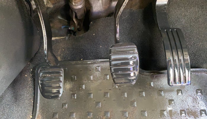 2018 Renault Captur RXT PETROL, Petrol, Manual, 1,45,141 km, Pedals