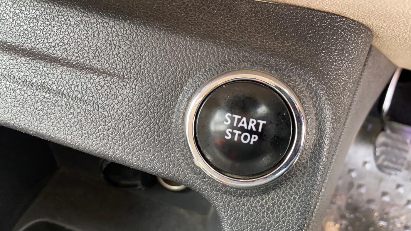2018 Renault Captur RXT PETROL, Petrol, Manual, 1,45,141 km, Keyless Start/ Stop Button