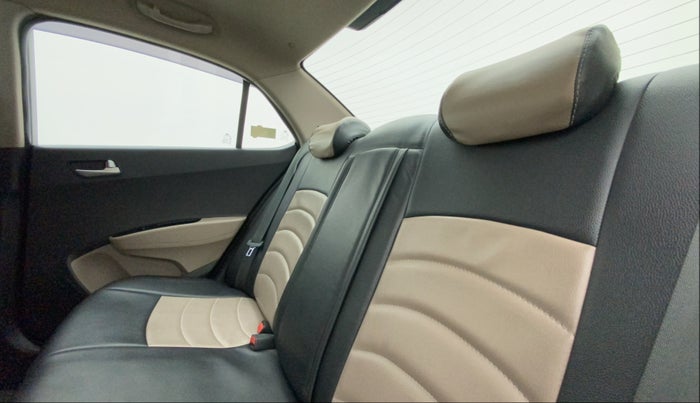 2015 Hyundai Xcent S (O) 1.2, Petrol, Manual, 98,625 km, Right Side Rear Door Cabin