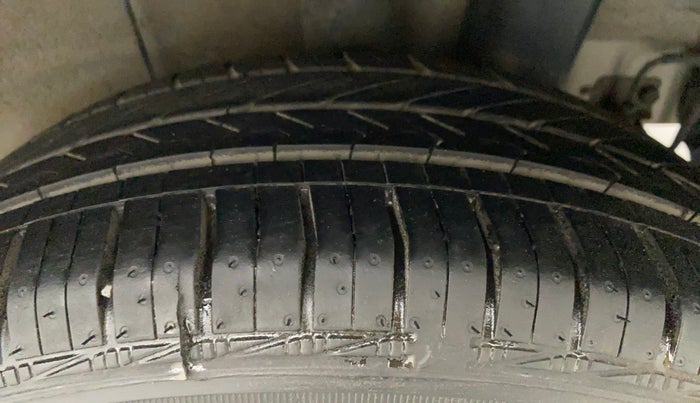 2015 Hyundai Xcent S (O) 1.2, Petrol, Manual, 98,625 km, Left Rear Tyre Tread