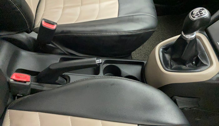 2015 Hyundai Xcent S (O) 1.2, Petrol, Manual, 98,625 km, Gear Lever