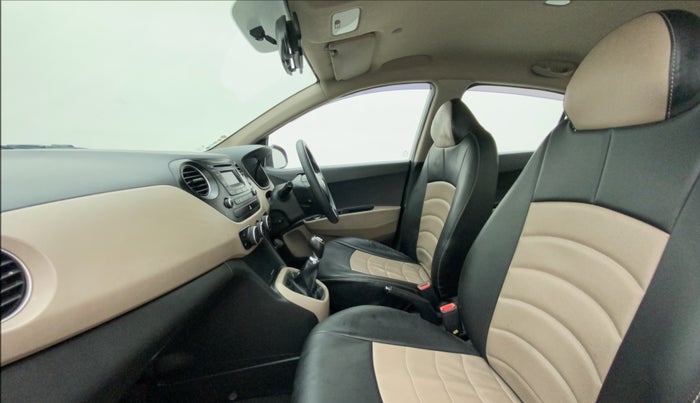 2015 Hyundai Xcent S (O) 1.2, Petrol, Manual, 98,625 km, Right Side Front Door Cabin