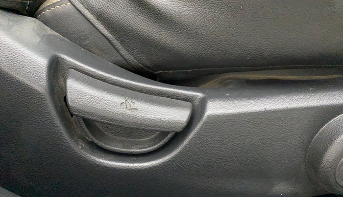 2015 Hyundai Xcent S (O) 1.2, Petrol, Manual, 98,625 km, Driver Side Adjustment Panel