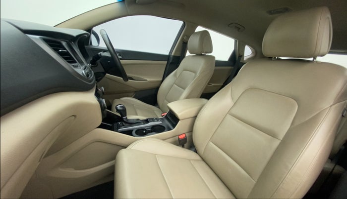 2016 Hyundai Tucson GLS 2WD AT DIESEL, Diesel, Automatic, 40,898 km, Right Side Front Door Cabin