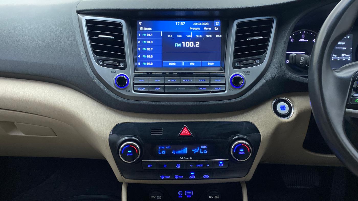 2016 Hyundai Tucson GLS 2WD AT DIESEL, Diesel, Automatic, 40,898 km, Air Conditioner
