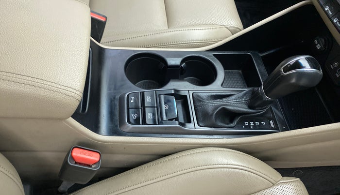 2016 Hyundai Tucson GLS 2WD AT DIESEL, Diesel, Automatic, 40,898 km, Gear Lever