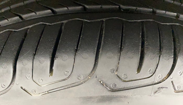 2022 MG ASTOR SAVVY 1.5 CVT, Petrol, Automatic, 14,101 km, Left Front Tyre Tread