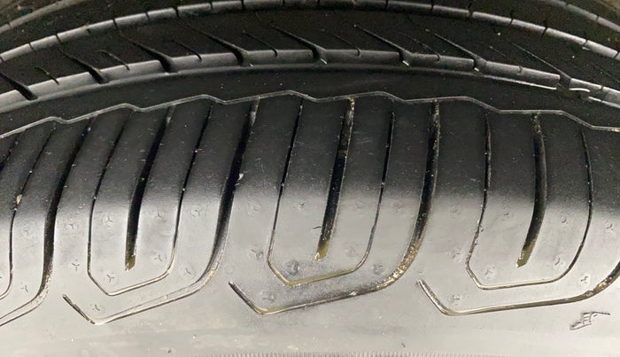 2022 MG ASTOR SAVVY 1.5 CVT, Petrol, Automatic, 14,101 km, Left Rear Tyre Tread