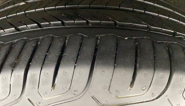 2022 MG ASTOR SAVVY 1.5 CVT, Petrol, Automatic, 14,101 km, Right Rear Tyre Tread