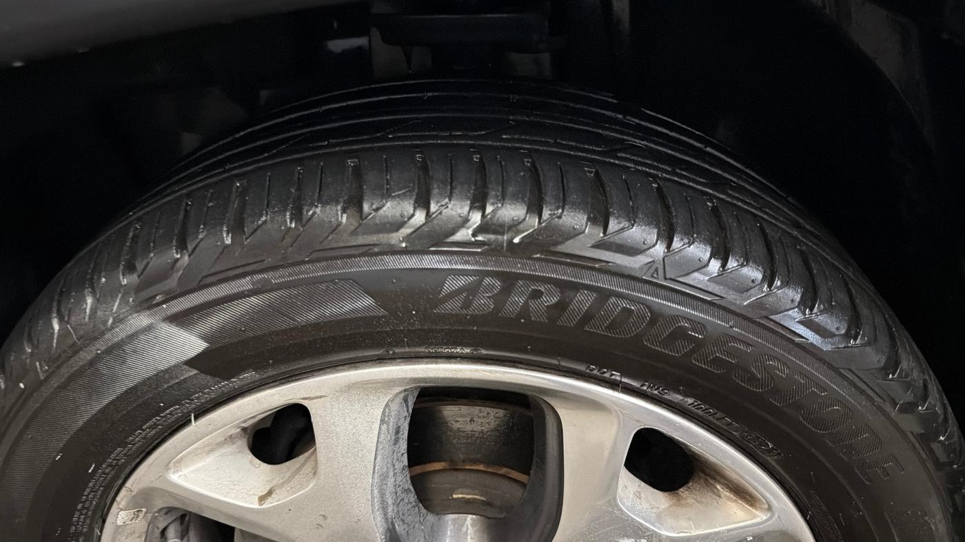 2019 Jeep Compass LIMITED PLUS PETROL AT, Petrol, Automatic, 89,615 km, Left Front Tyre Tread