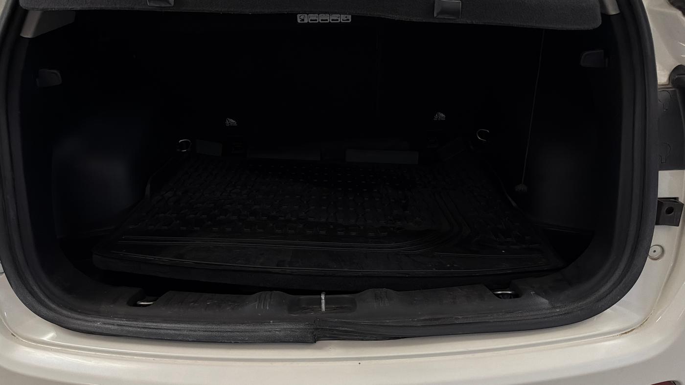 2019 Jeep Compass LIMITED PLUS PETROL AT, Petrol, Automatic, 89,615 km, Boot Inside
