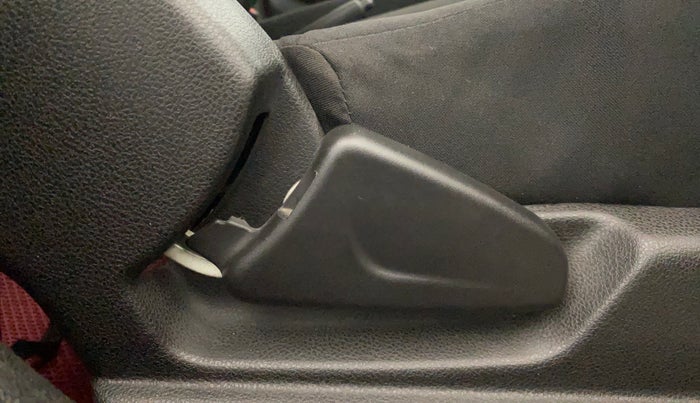 2018 Renault Kwid RXT 1.0 (O), Petrol, Manual, 14,196 km, Driver Side Adjustment Panel