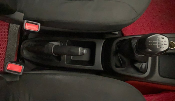 2018 Renault Kwid RXT 1.0 (O), Petrol, Manual, 14,196 km, Gear Lever