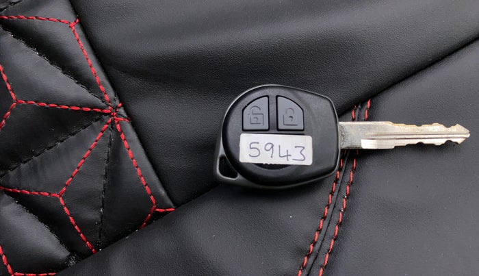 2016 Maruti Swift VXI, Petrol, Manual, 57,190 km, Key Close Up