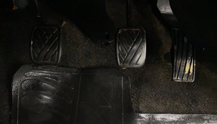 2016 Maruti Swift VXI, Petrol, Manual, 57,190 km, Pedals