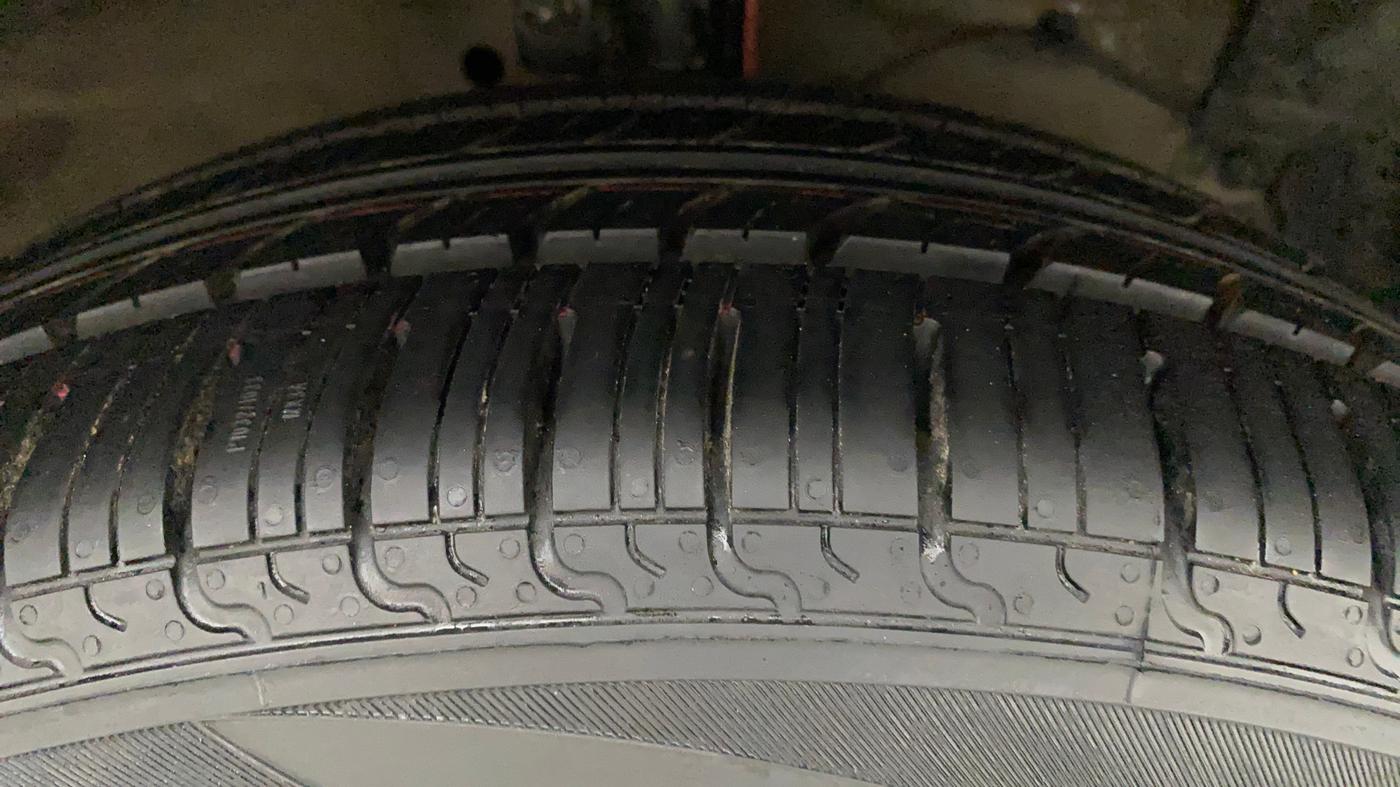 2015 Maruti Ciaz VXI+, Petrol, Manual, 56,400 km, Right Front Tyre Tread