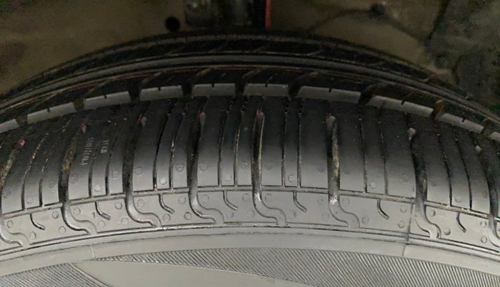 2015 Maruti Ciaz VXI+, Petrol, Manual, 56,400 km, Right Front Tyre Tread
