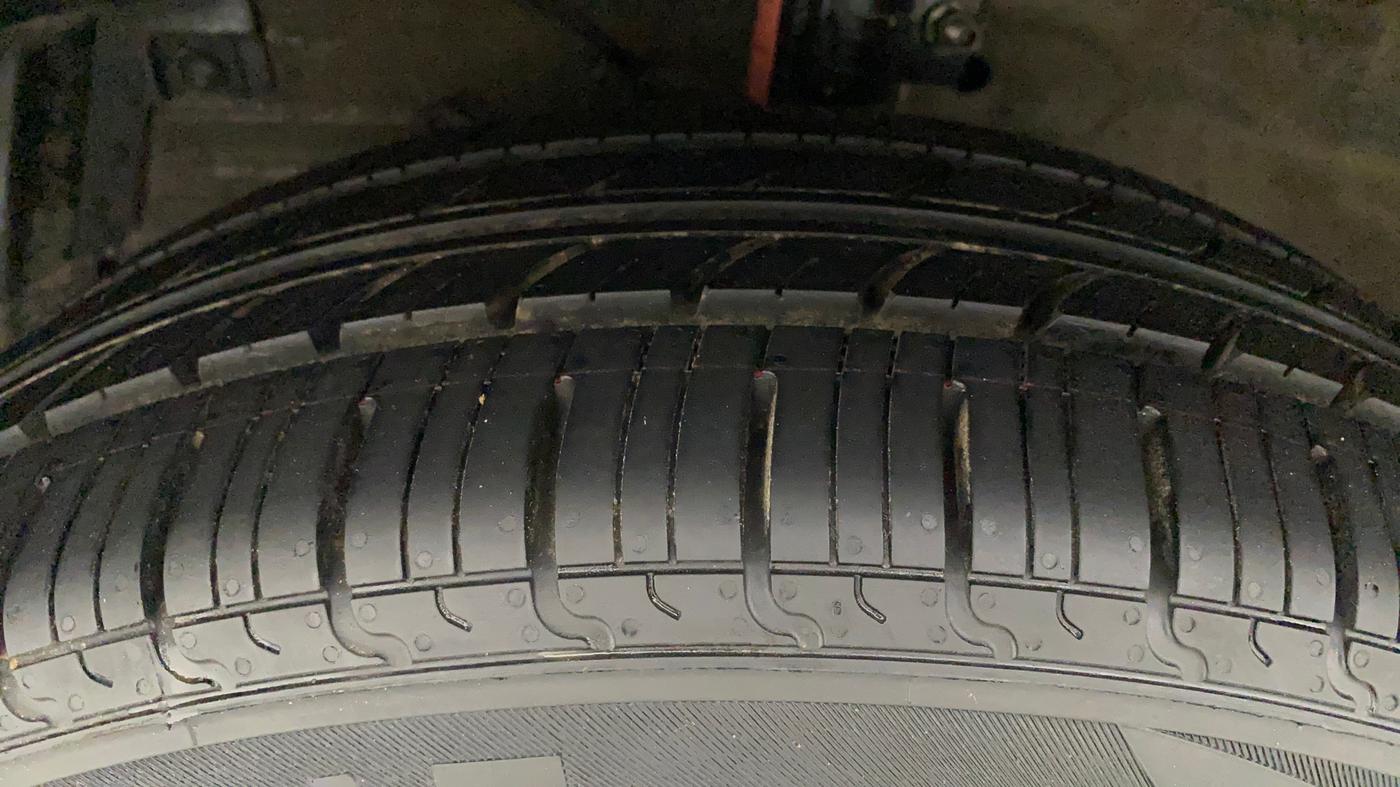 2015 Maruti Ciaz VXI+, Petrol, Manual, 56,400 km, Left Front Tyre Tread