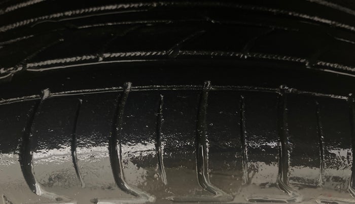 2017 Maruti IGNIS DELTA 1.2, Petrol, Manual, 79,310 km, Right Front Tyre Tread