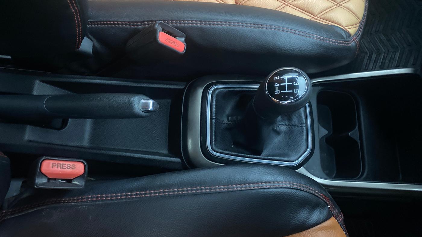 2017 Maruti IGNIS DELTA 1.2, Petrol, Manual, 79,412 km, Gear Lever