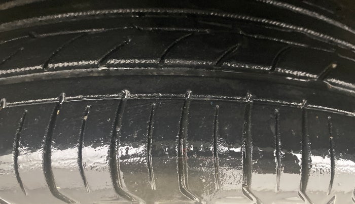 2017 Maruti IGNIS DELTA 1.2, Petrol, Manual, 79,310 km, Left Front Tyre Tread