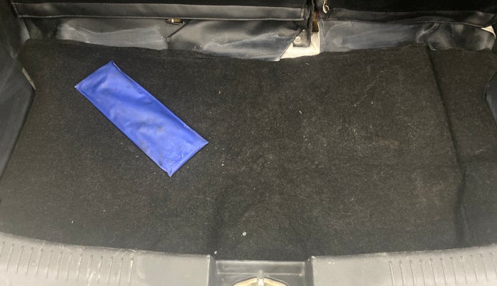 2017 Maruti IGNIS DELTA 1.2, Petrol, Manual, 79,310 km, Boot Inside