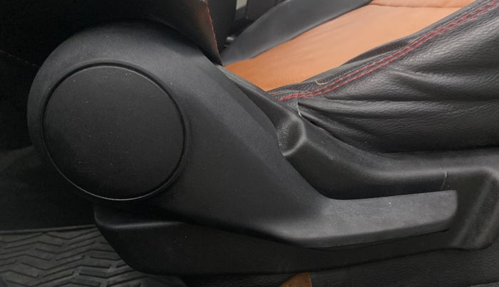 2017 Maruti IGNIS DELTA 1.2, Petrol, Manual, 79,310 km, Driver Side Adjustment Panel