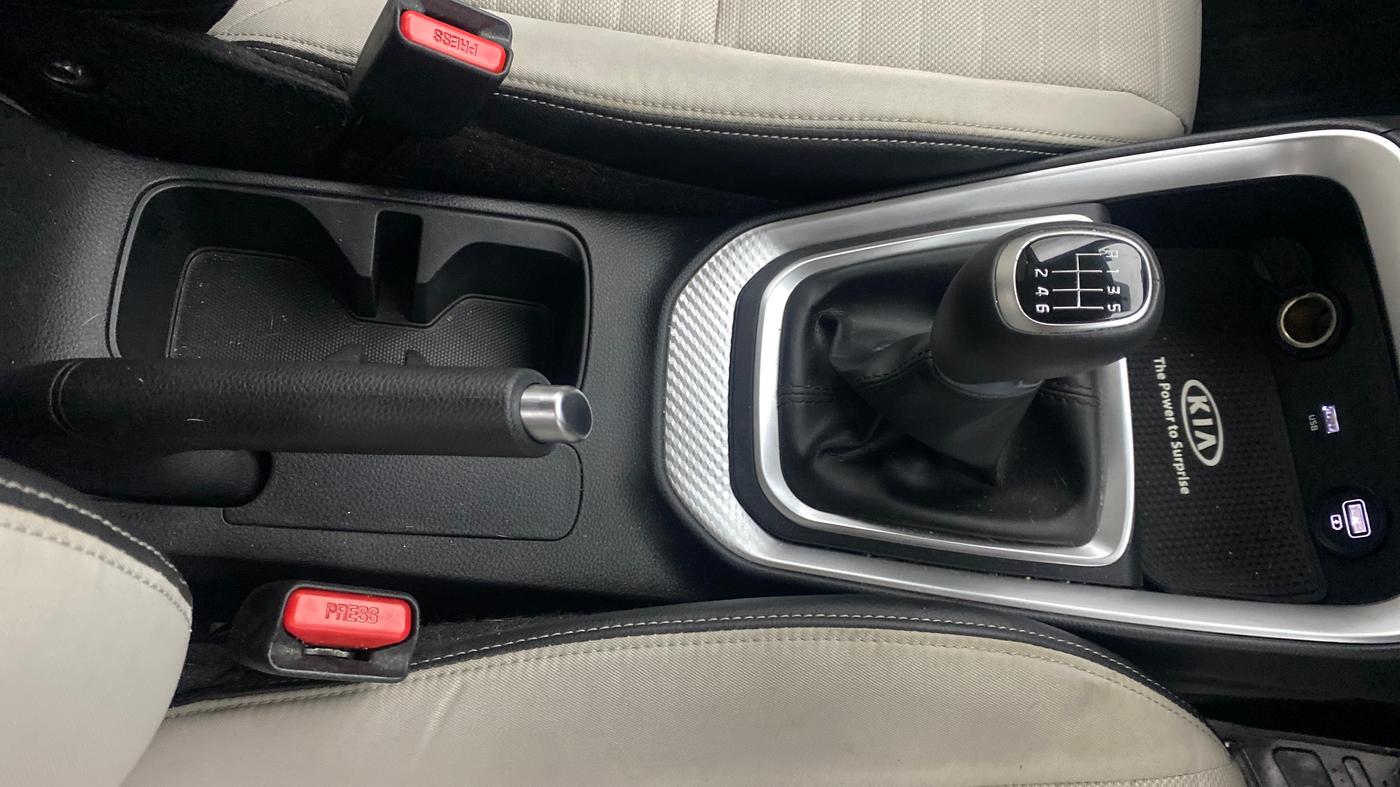 2020 KIA SONET HTX 1.0 IMT, Petrol, Manual, 38,819 km, Gear Lever