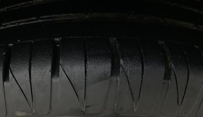 2020 KIA SONET HTX 1.0 IMT, Petrol, Manual, 38,291 km, Right Front Tyre Tread