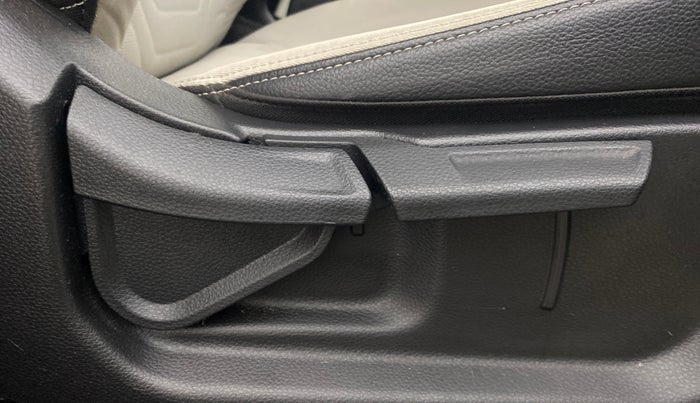 2020 KIA SONET HTX 1.0 IMT, Petrol, Manual, 38,291 km, Driver Side Adjustment Panel