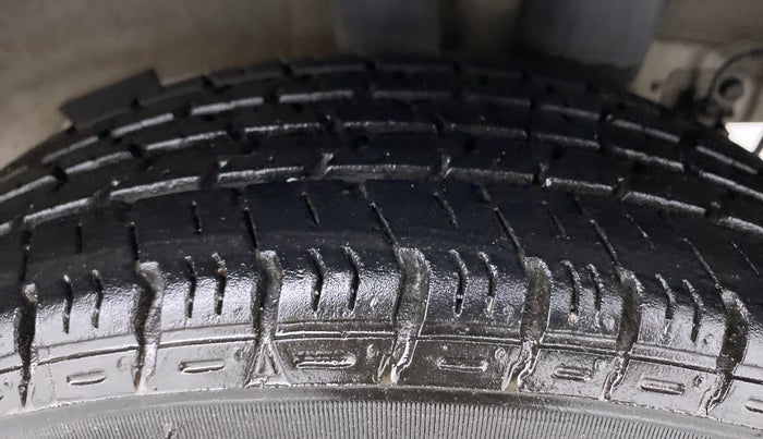 2017 Hyundai Grand i10 SPORTZ (O) 1.2 AT VTVT, Petrol, Automatic, 65,281 km, Left Rear Tyre Tread