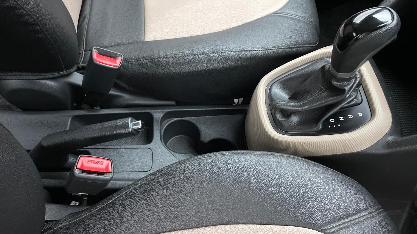 2017 Hyundai Grand i10 SPORTZ (O) 1.2 AT VTVT, Petrol, Automatic, 65,281 km, Gear Lever
