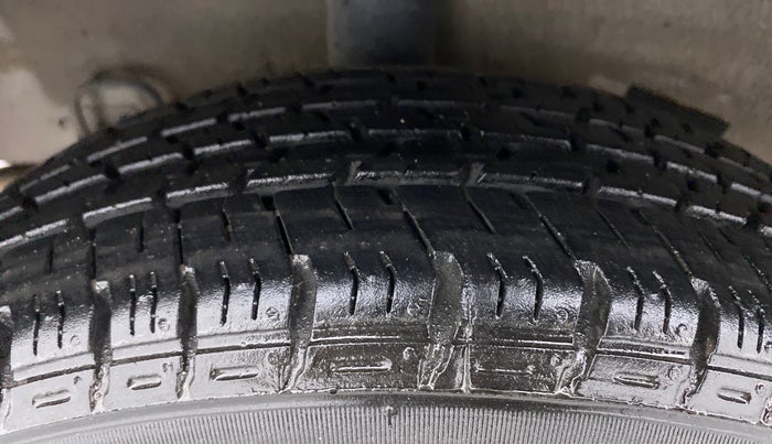 2017 Hyundai Grand i10 SPORTZ (O) 1.2 AT VTVT, Petrol, Automatic, 65,281 km, Right Rear Tyre Tread