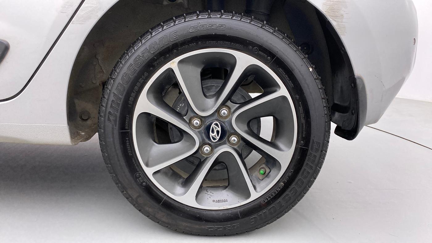 2017 Hyundai Grand i10 SPORTZ (O) 1.2 AT VTVT, Petrol, Automatic, 65,281 km, Left Rear Wheel