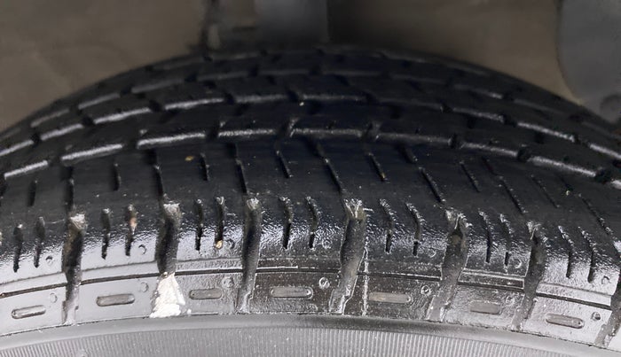 2017 Hyundai Grand i10 SPORTZ (O) 1.2 AT VTVT, Petrol, Automatic, 65,281 km, Right Front Tyre Tread