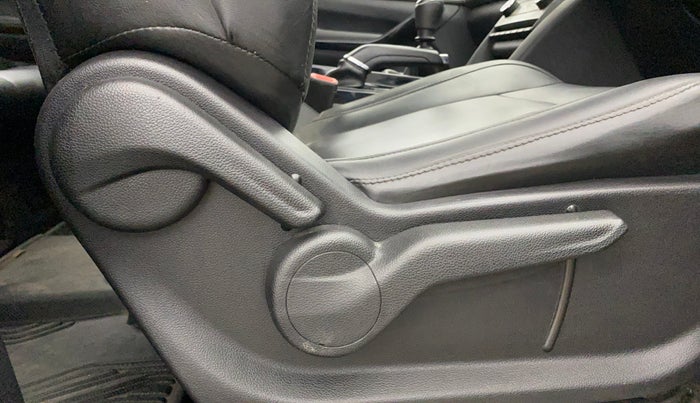 2022 Mahindra XUV700 AX 5 P MT 5 STR, Petrol, Manual, 41,551 km, Driver Side Adjustment Panel