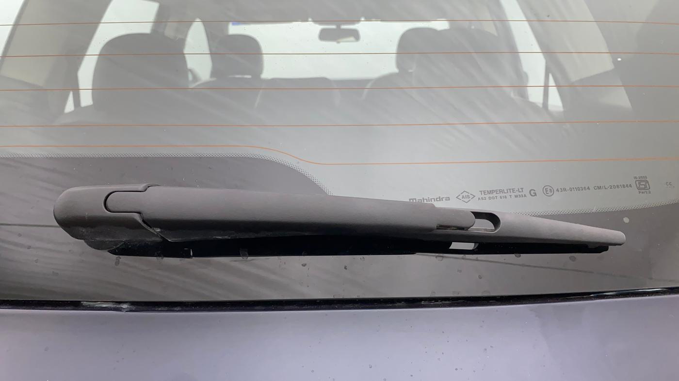 2022 Mahindra XUV700 AX 5 P MT 5 STR, Petrol, Manual, 41,551 km, Rear Wiper