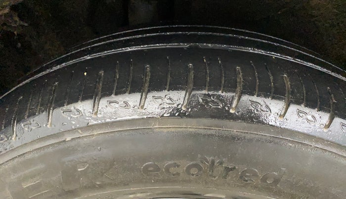 2022 Mahindra XUV700 AX 5 P MT 5 STR, Petrol, Manual, 41,551 km, Right Rear Tyre Tread