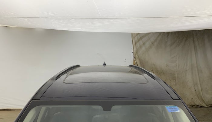 2022 Mahindra XUV700 AX 5 P MT 5 STR, Petrol, Manual, 41,551 km, Moonroof/ Sunroof