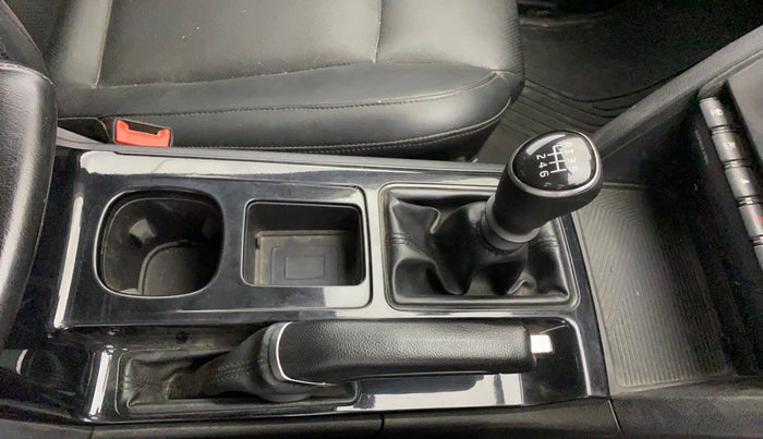 2022 Mahindra XUV700 AX 5 P MT 5 STR, Petrol, Manual, 41,551 km, Gear Lever