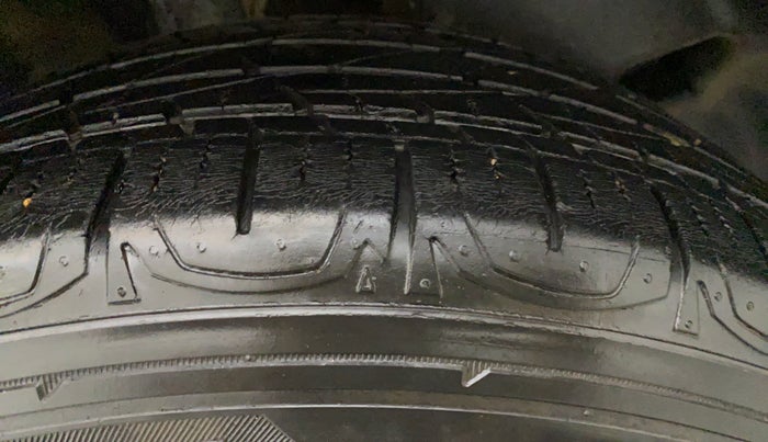 2017 Jeep Compass LIMITED 1.4 PETROL AT, Petrol, Automatic, 30,625 km, Left Front Tyre Tread