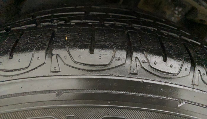 2017 Jeep Compass LIMITED 1.4 PETROL AT, Petrol, Automatic, 30,625 km, Right Rear Tyre Tread