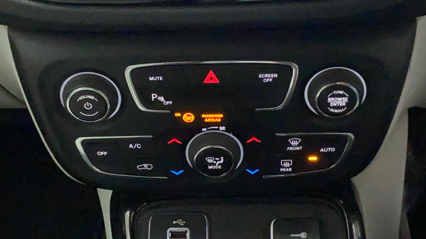2017 Jeep Compass LIMITED 1.4 PETROL AT, Petrol, Automatic, 30,625 km, Automatic Climate Control